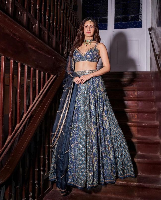 Amyra Dastur Looking Staggering In New Look